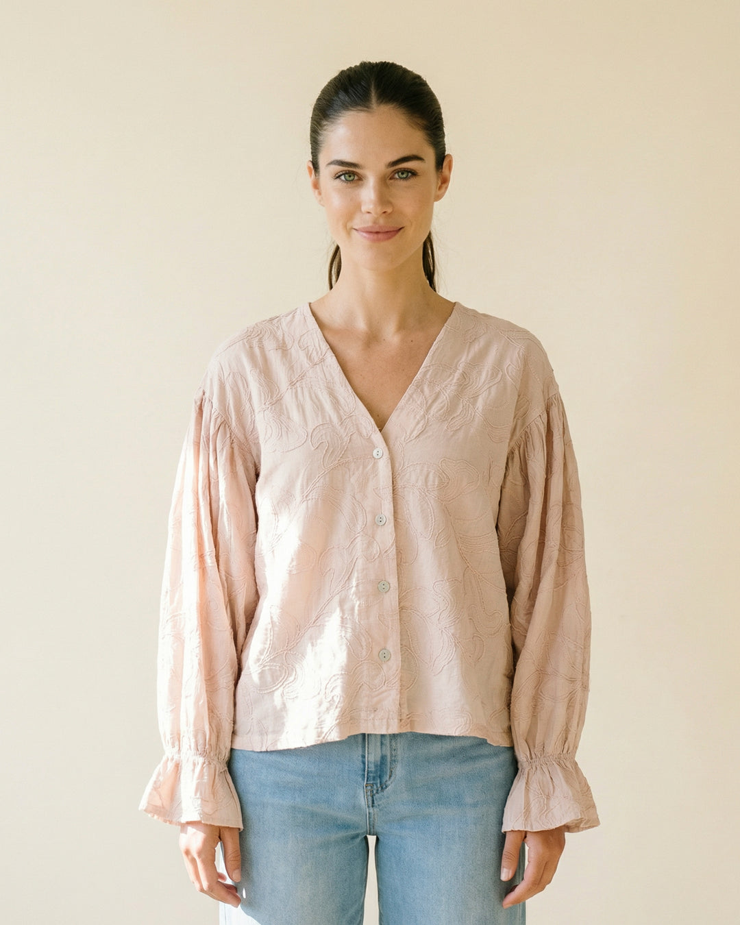 Chemise brodée fleurs manches bouffantes MF56210