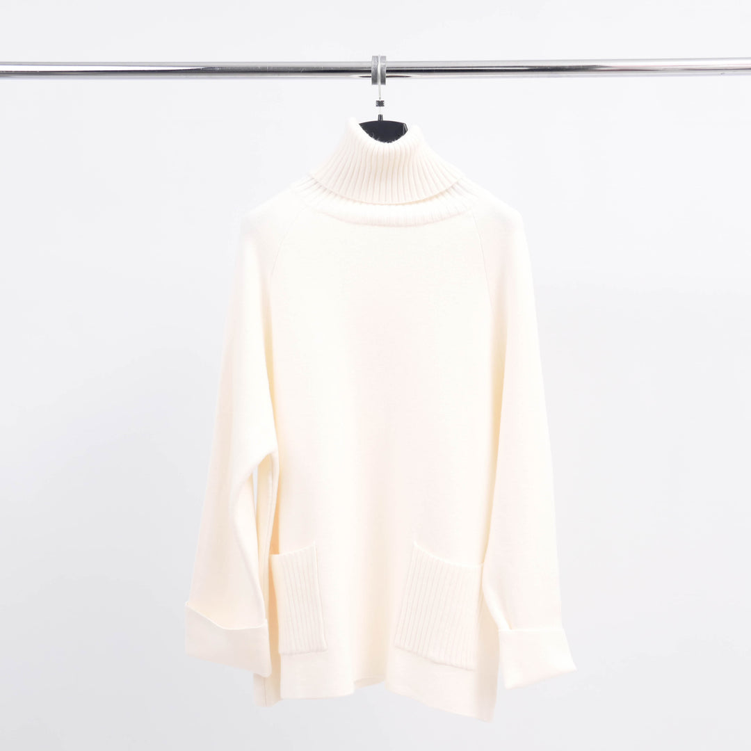 Turtleneck Sweater with Two Pockets HY11028