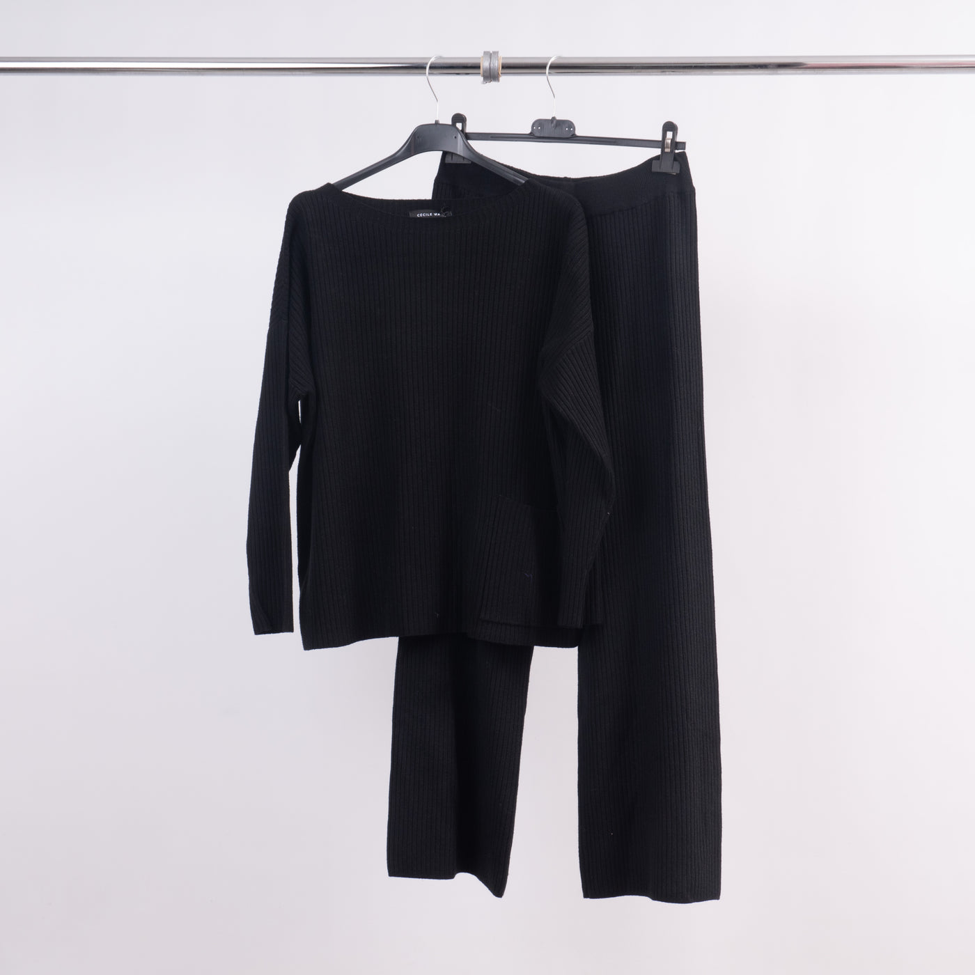 HY82031 Woolen Set