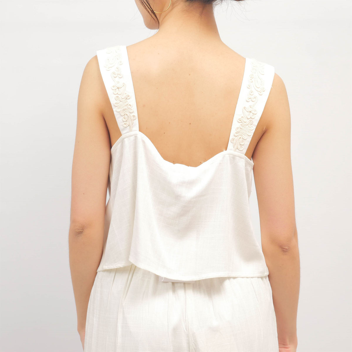 Pag1990 crop top with embroidered straps