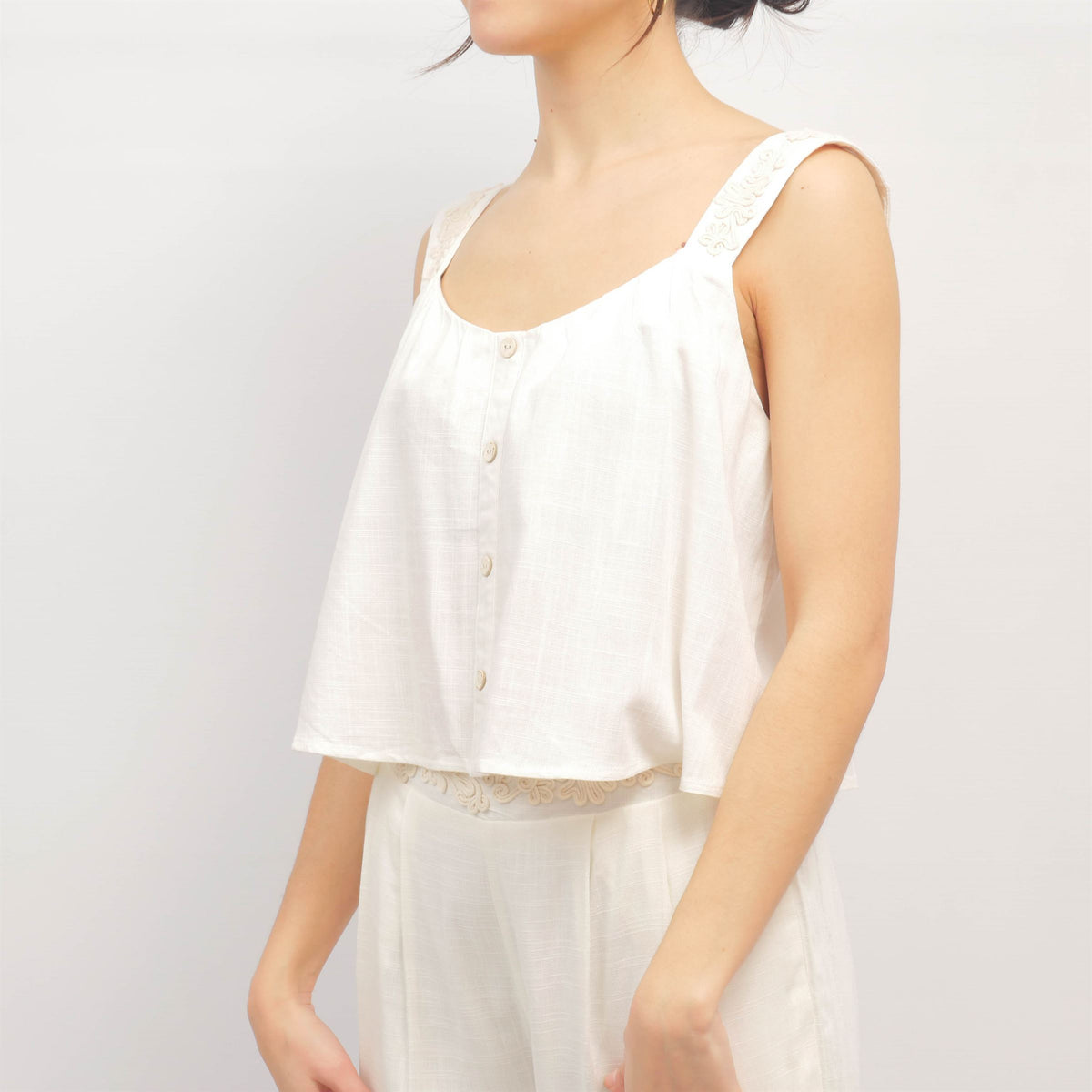 Pag1990 crop top with embroidered straps