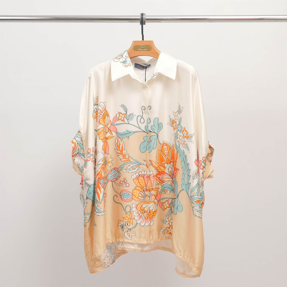 Loose fitting blouse with floral print on a yellow background and a shirt collar kd8758vs 18