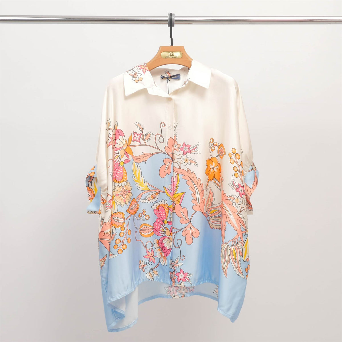 Loose fitting blouse with floral print on a yellow background and a shirt collar kd8758vs 18