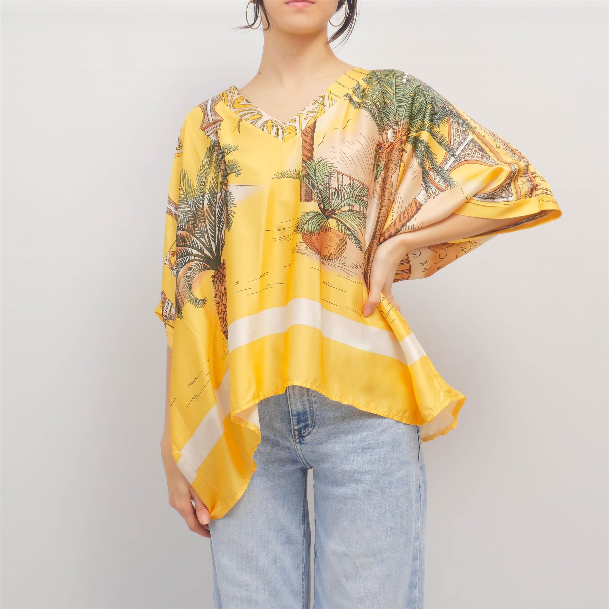 Blouse poncho imprimé oriental fond jaune col V KD8069VS-3