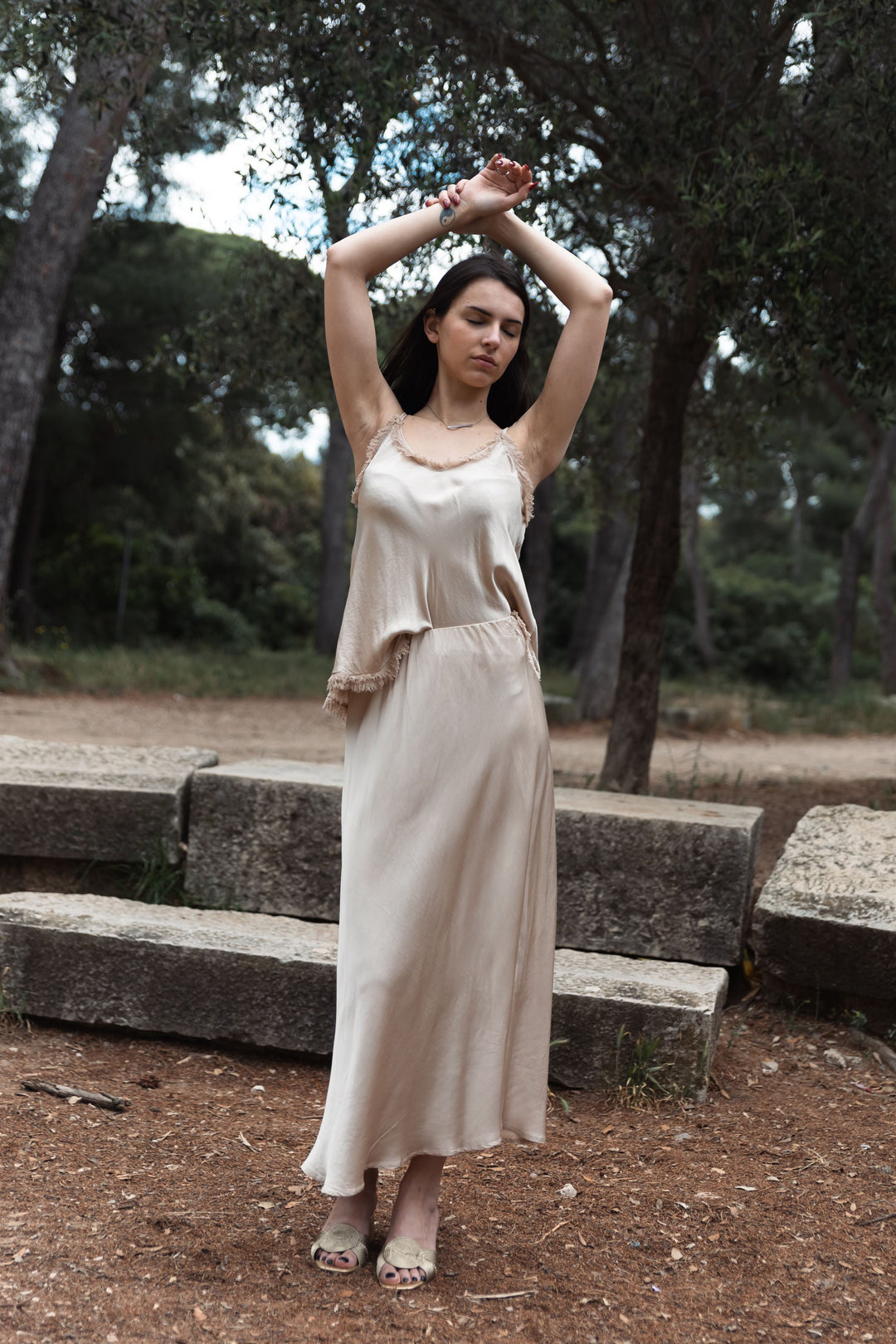 Satin midi skirt with elasticated waist KD6651VS-2