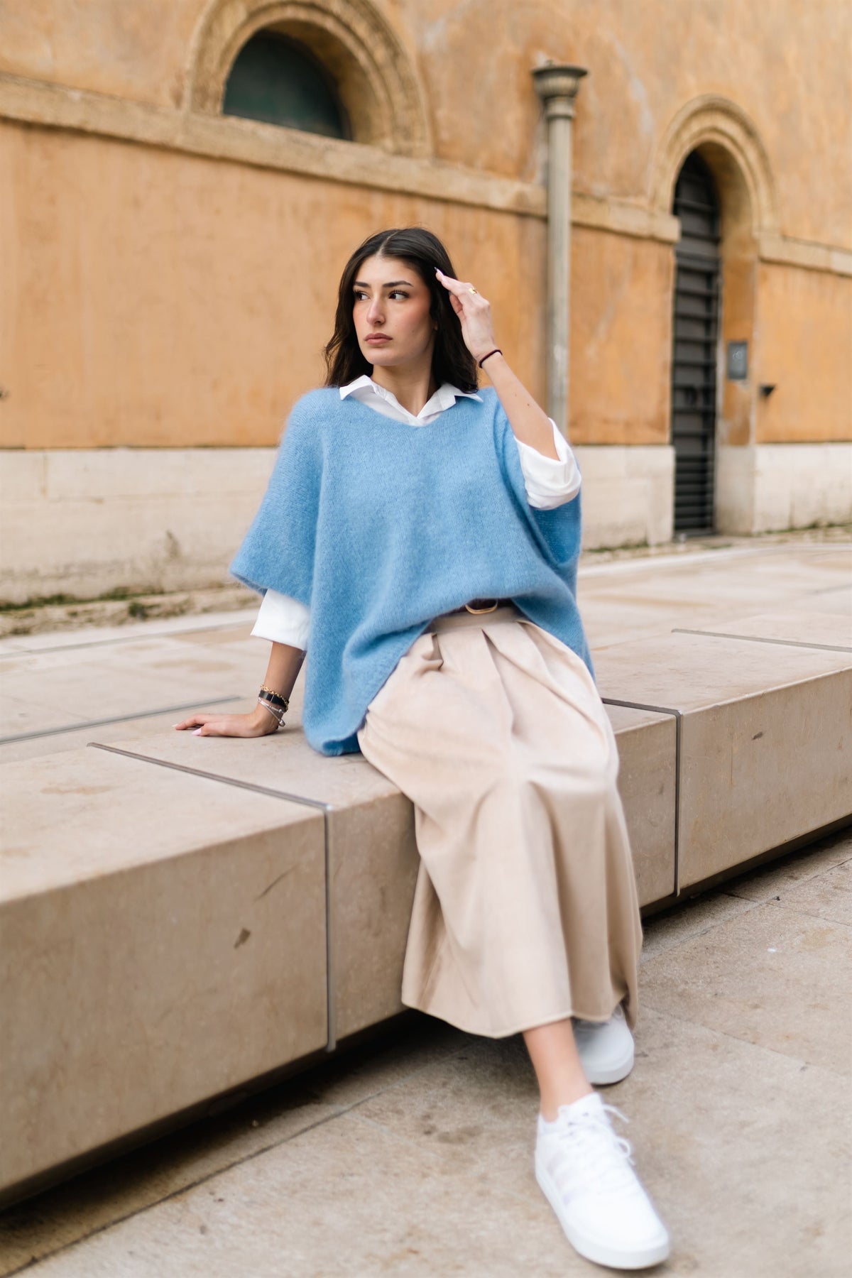 Oversized v neck knitted poncho mcl24036