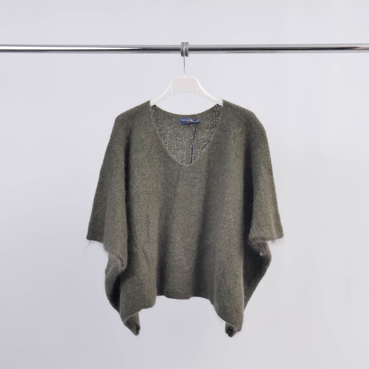 Oversized v neck knitted poncho mcl24036