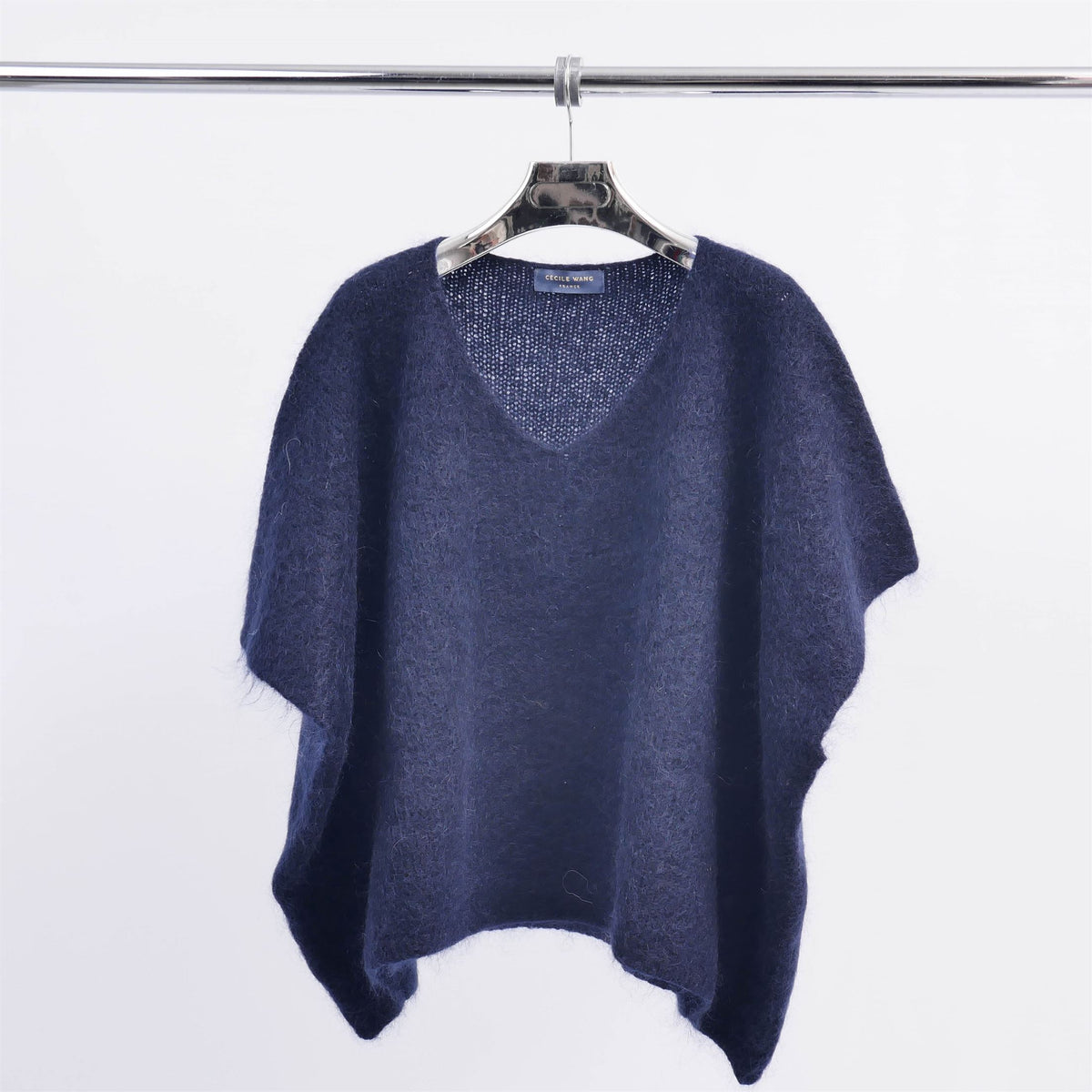 Oversized v neck knitted poncho mcl24036