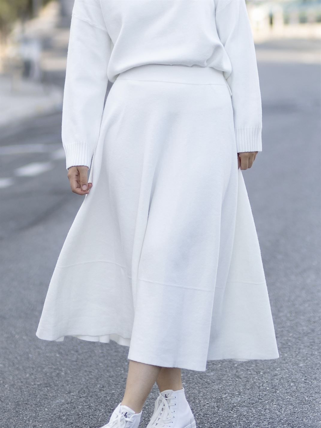 Dsy9103 flared flowy knit midi skirt