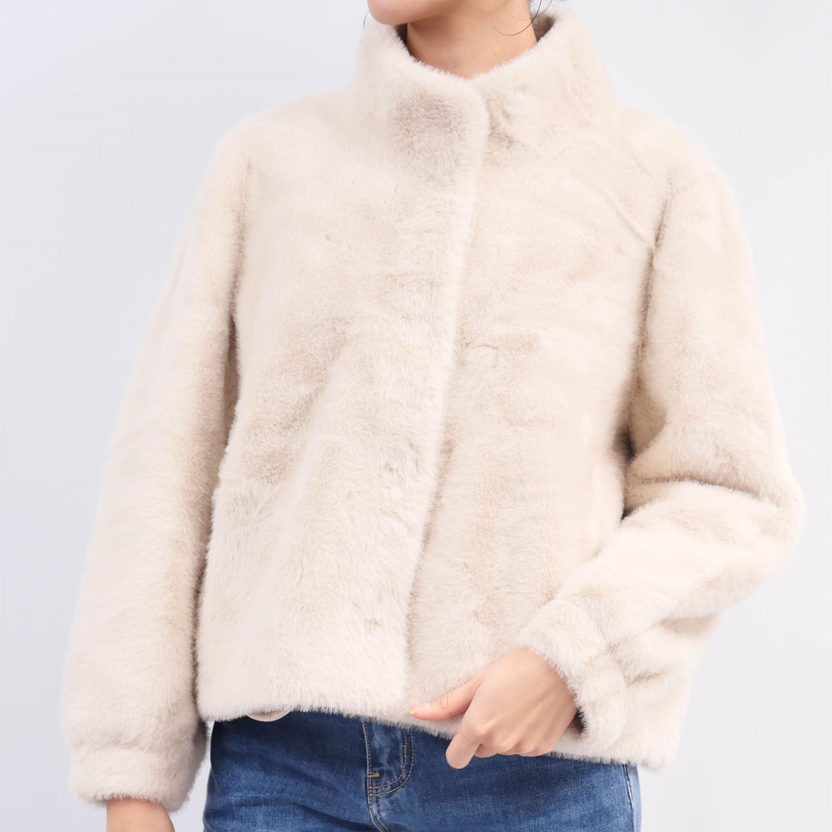 Short coat in ultra soft faux fur dsy2171
