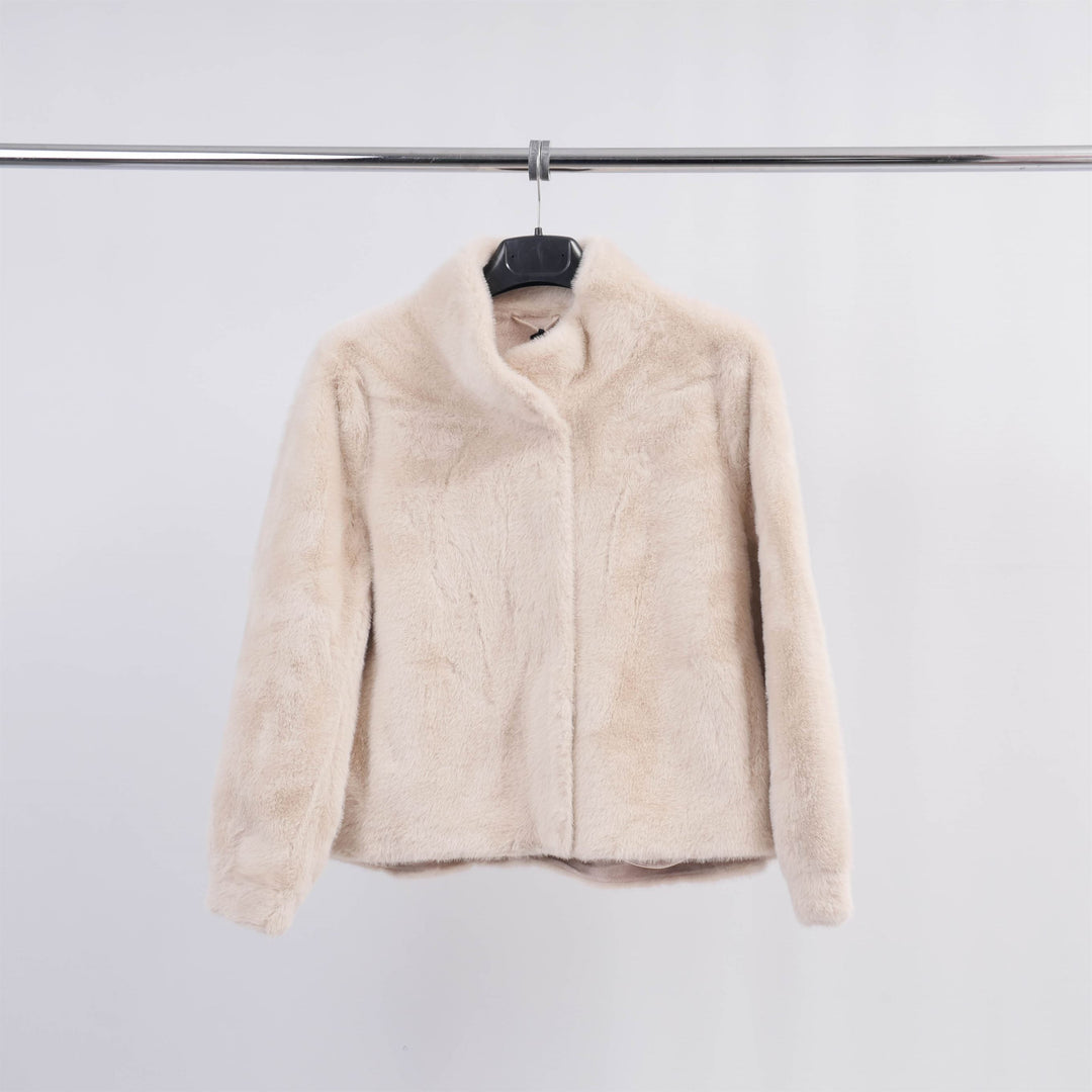 Short coat in ultra-soft faux fur DSY2171