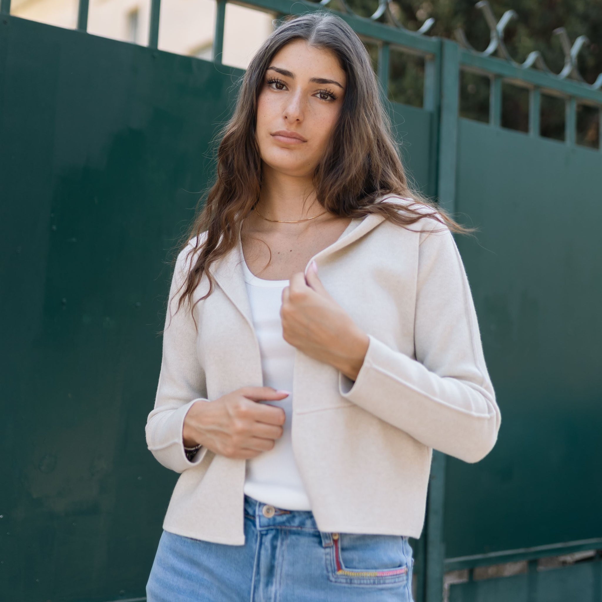 Veste en maille fine avec capuche DSY9510
