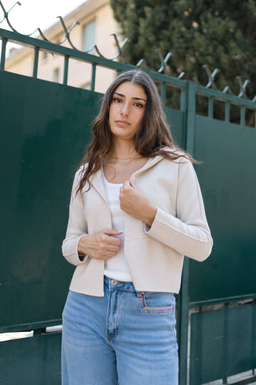 Veste en maille fine avec capuche DSY9510