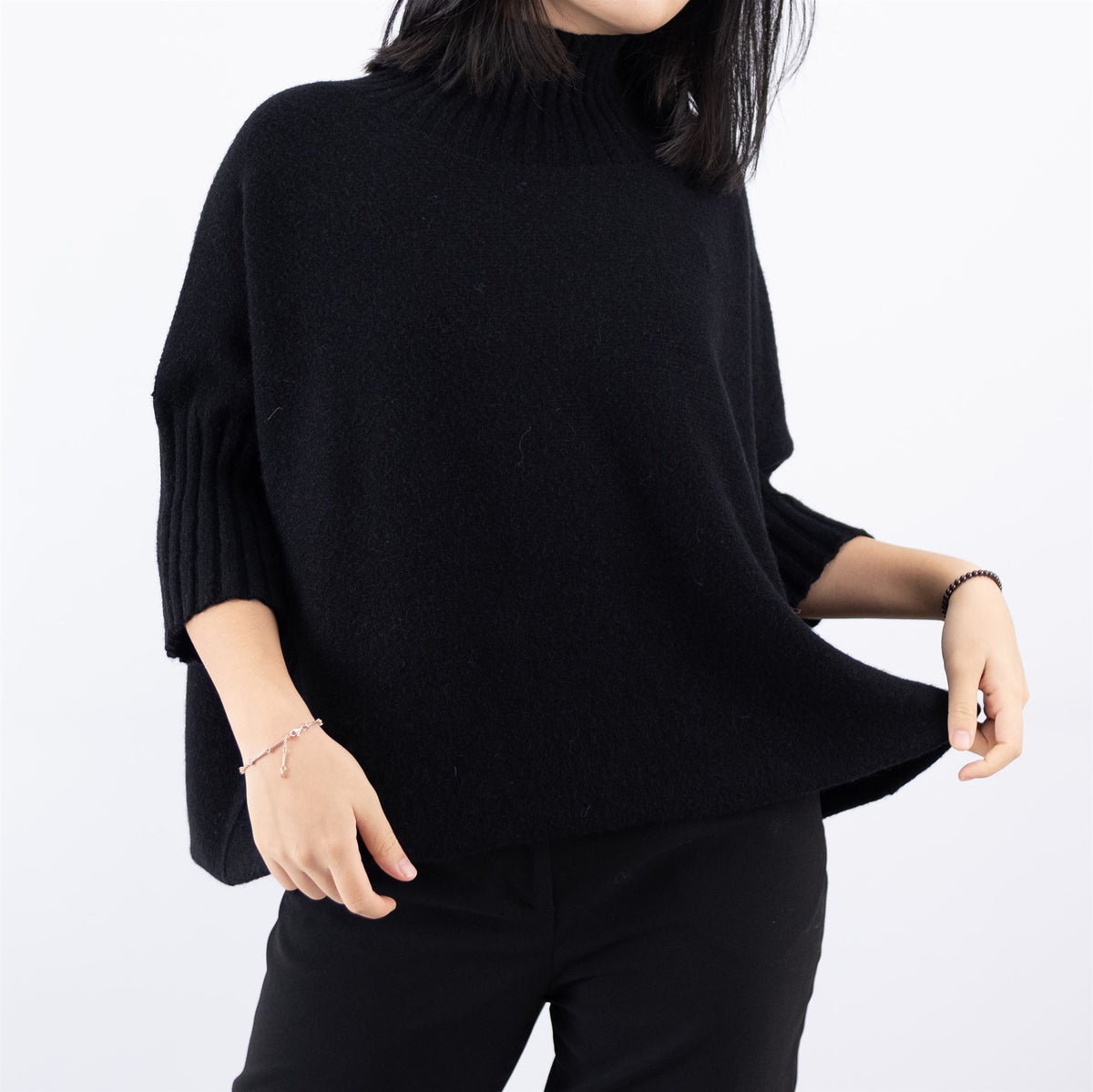 Oversized ribbed turtleneck sweater with short sleeves yf370164