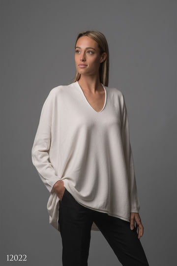 Pull col V oversize en maille douce YF12022