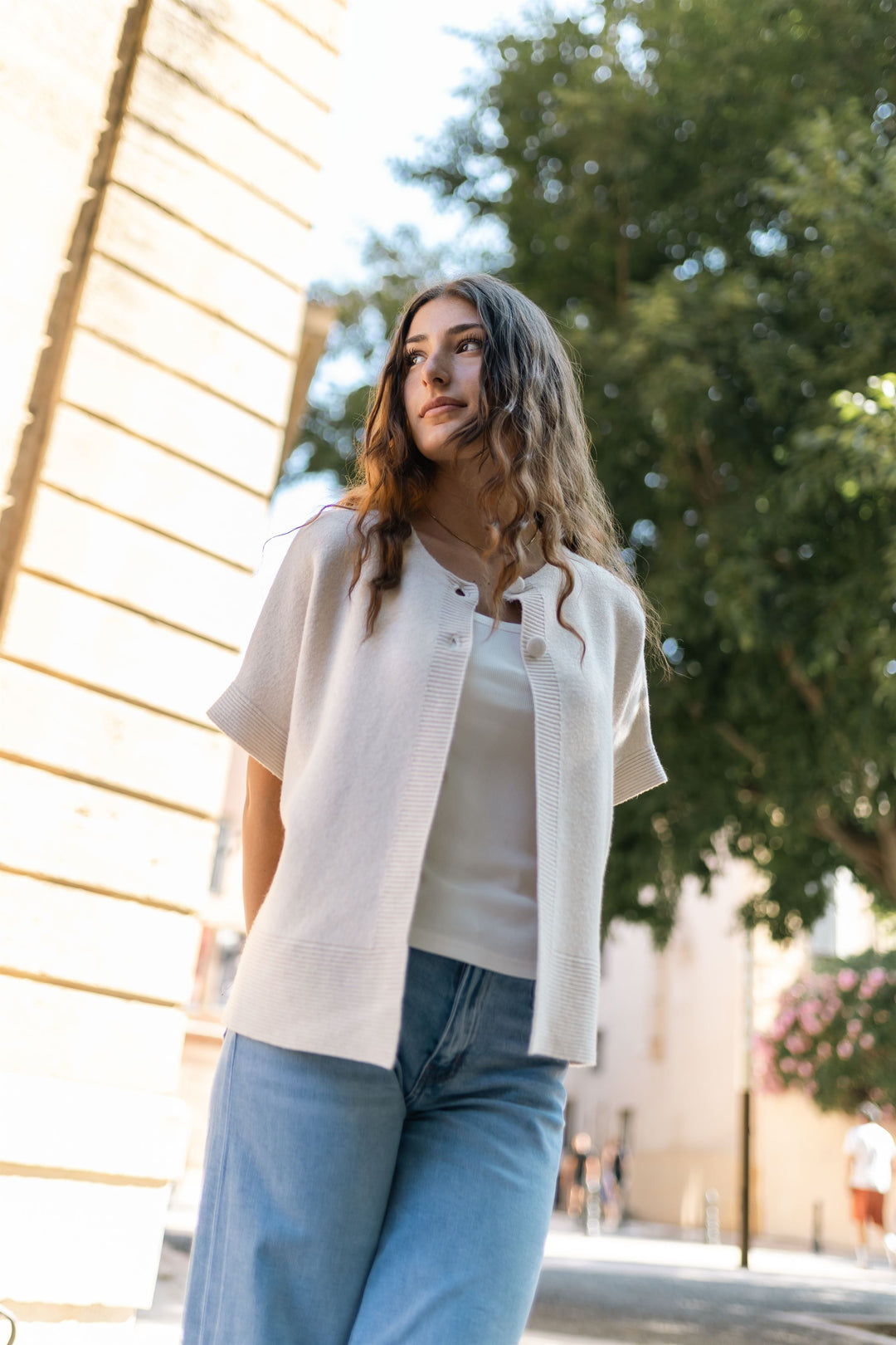 Round neck, short-sleeved cardigan with covered buttons HY11094