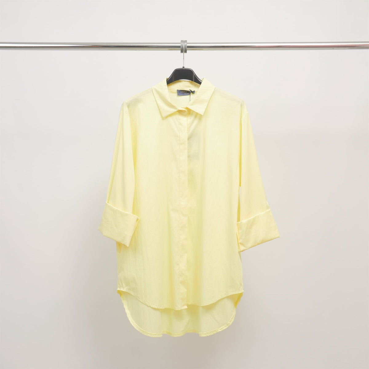 Oversized shirt with invisible placket 12550320
