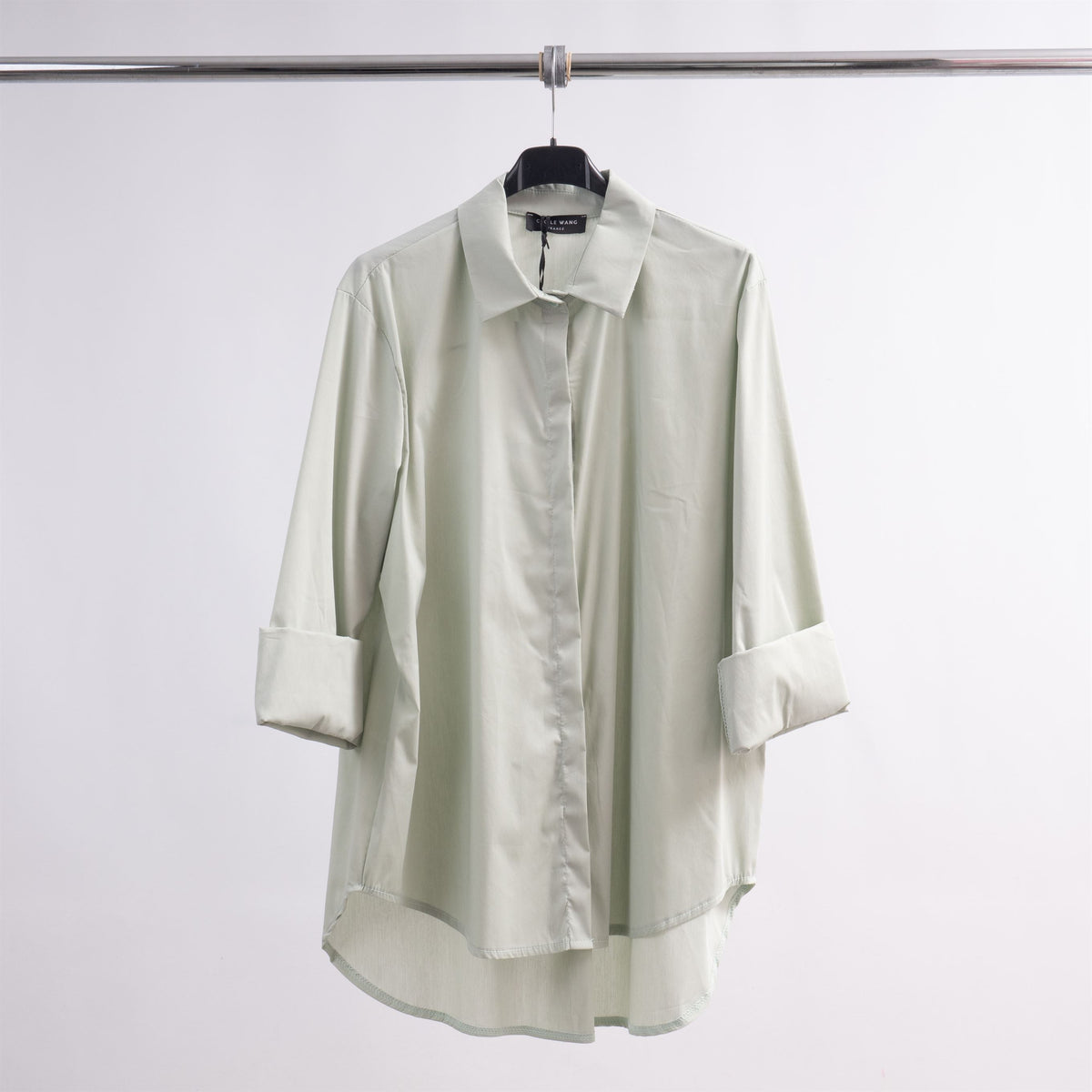 Oversized shirt with invisible placket 12550320