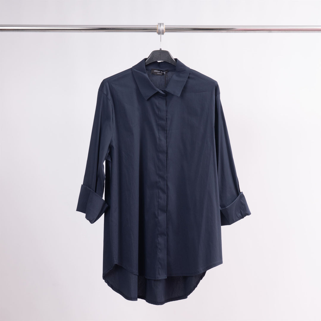 Oversized shirt with invisible placket 12550320