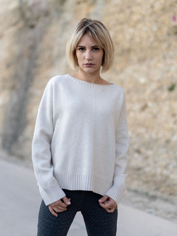 Pull col rond maille fine avec couture centrale DSY8677
