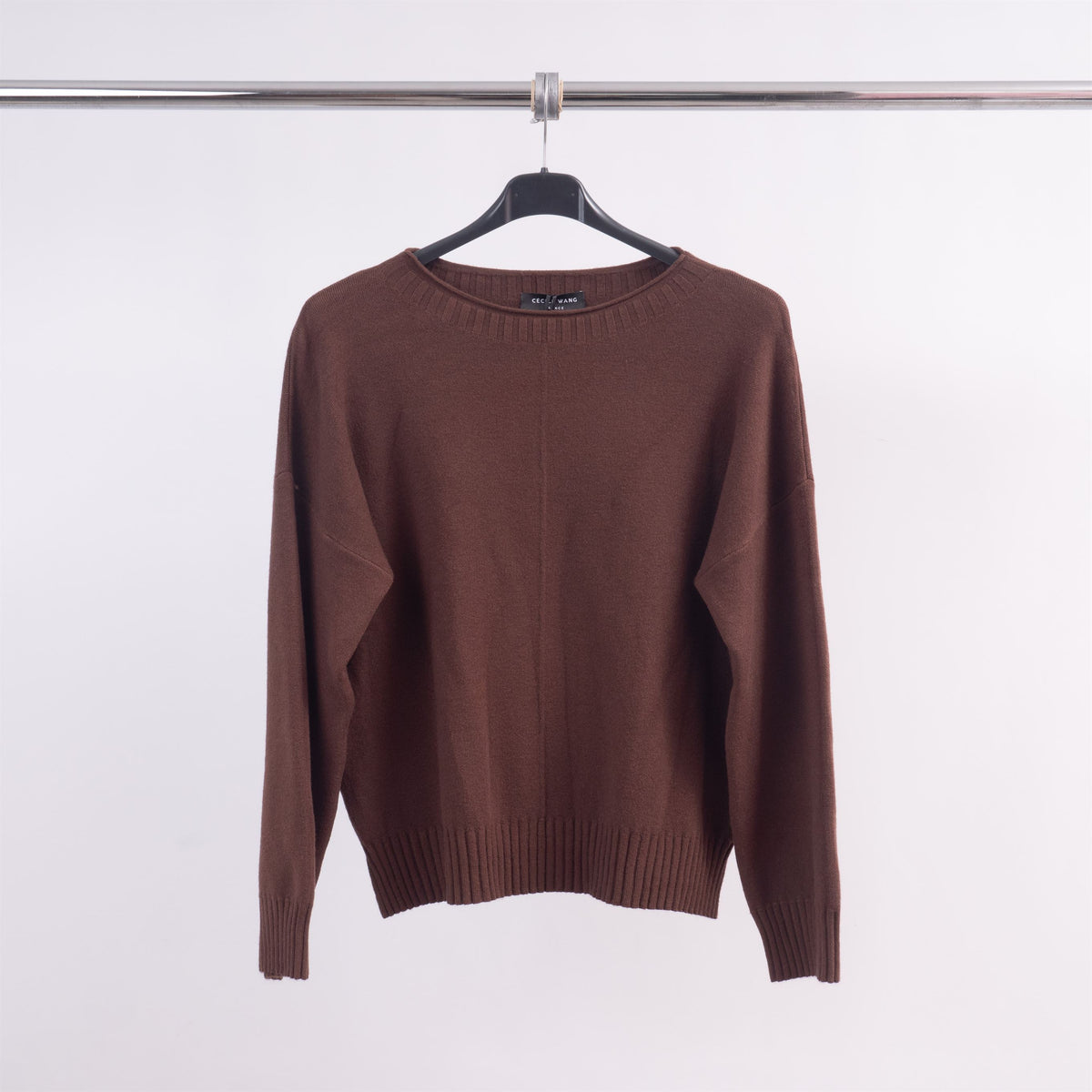 Fine knit crew neck sweater with center seam dsy8677