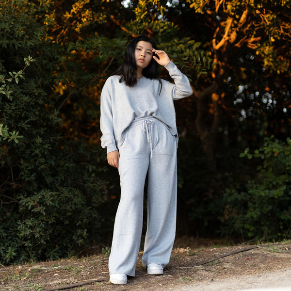 Wide-leg soft knit trousers with patch pockets YF570188