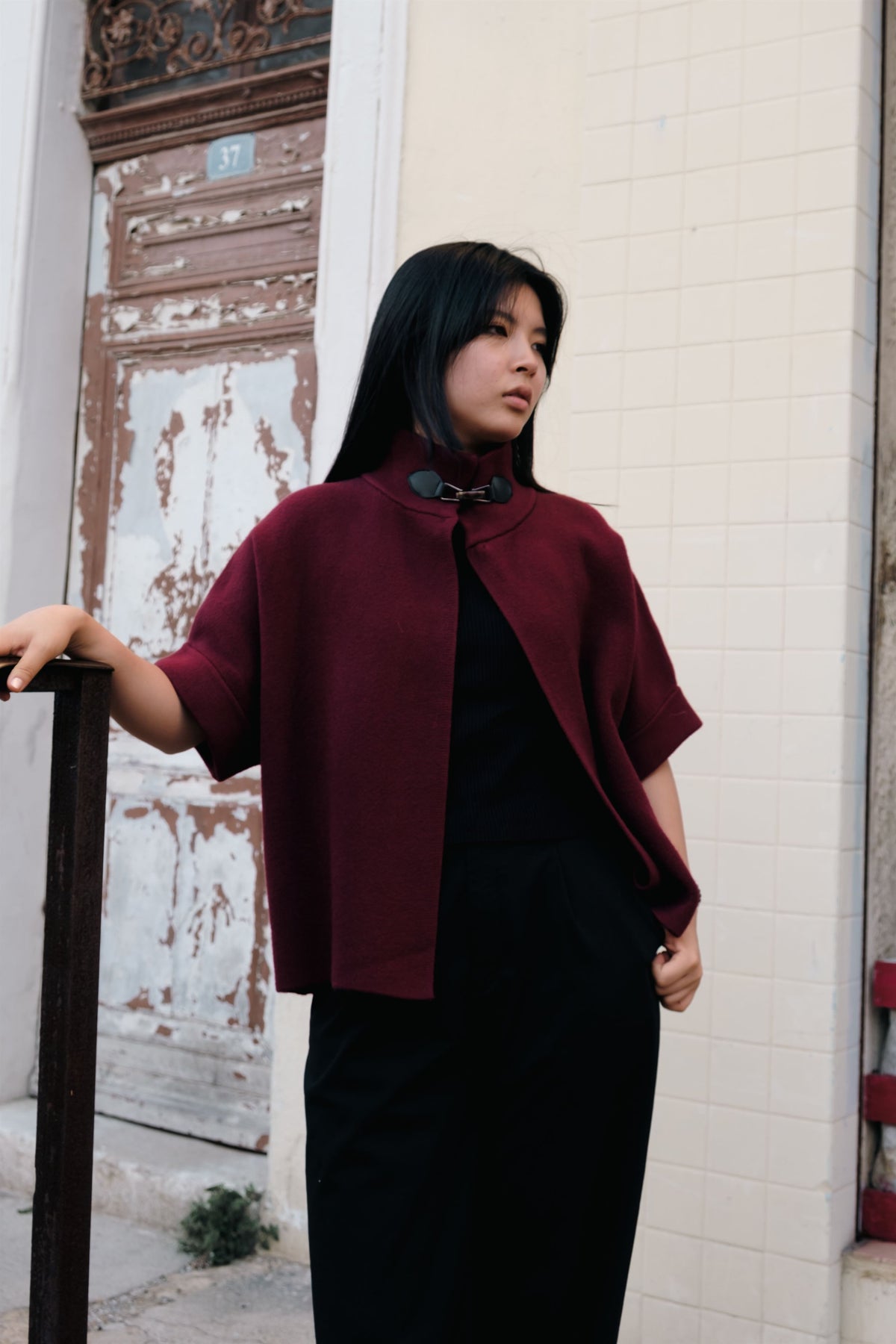 Cardigan col montant avec boucle décorative  hy2394