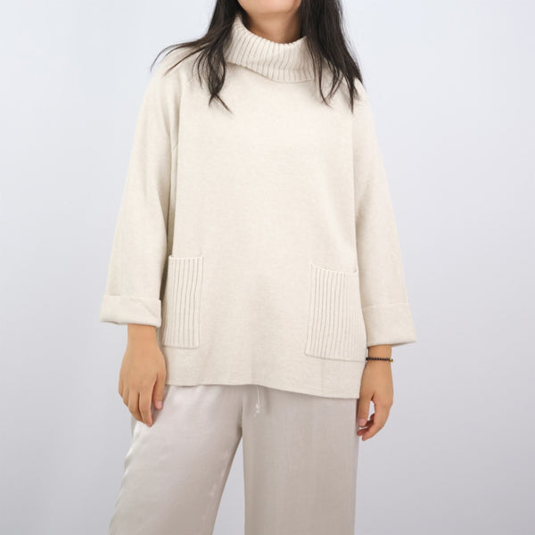 Oversized turtleneck sweater with ribbed pockets DSY8304