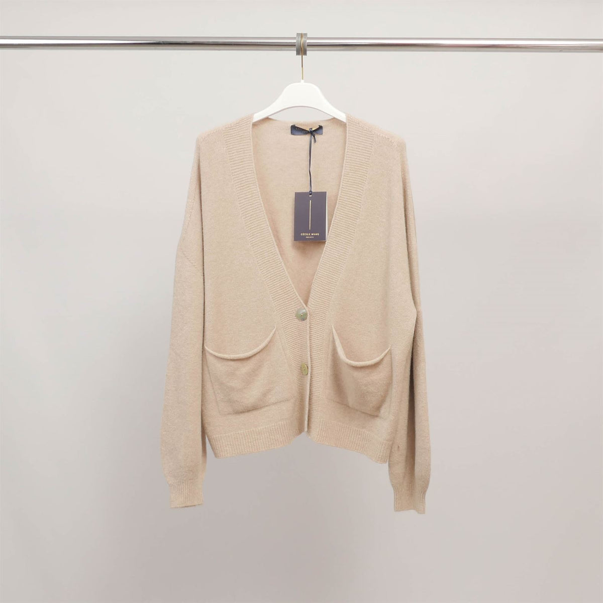 Soft knit vest with patch pockets yf57058