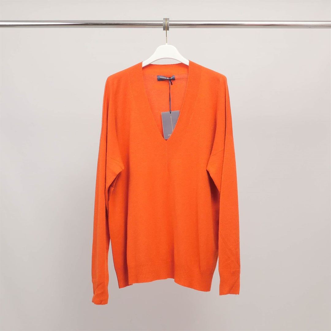 Straight V-neck lightweight knit sweater YF32016