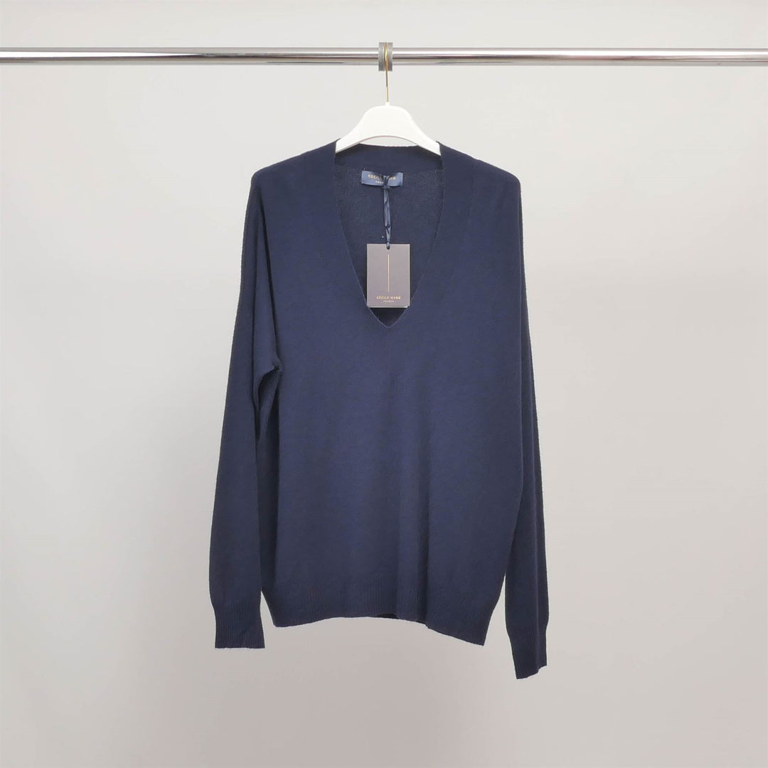 Straight V-neck lightweight knit sweater YF32016