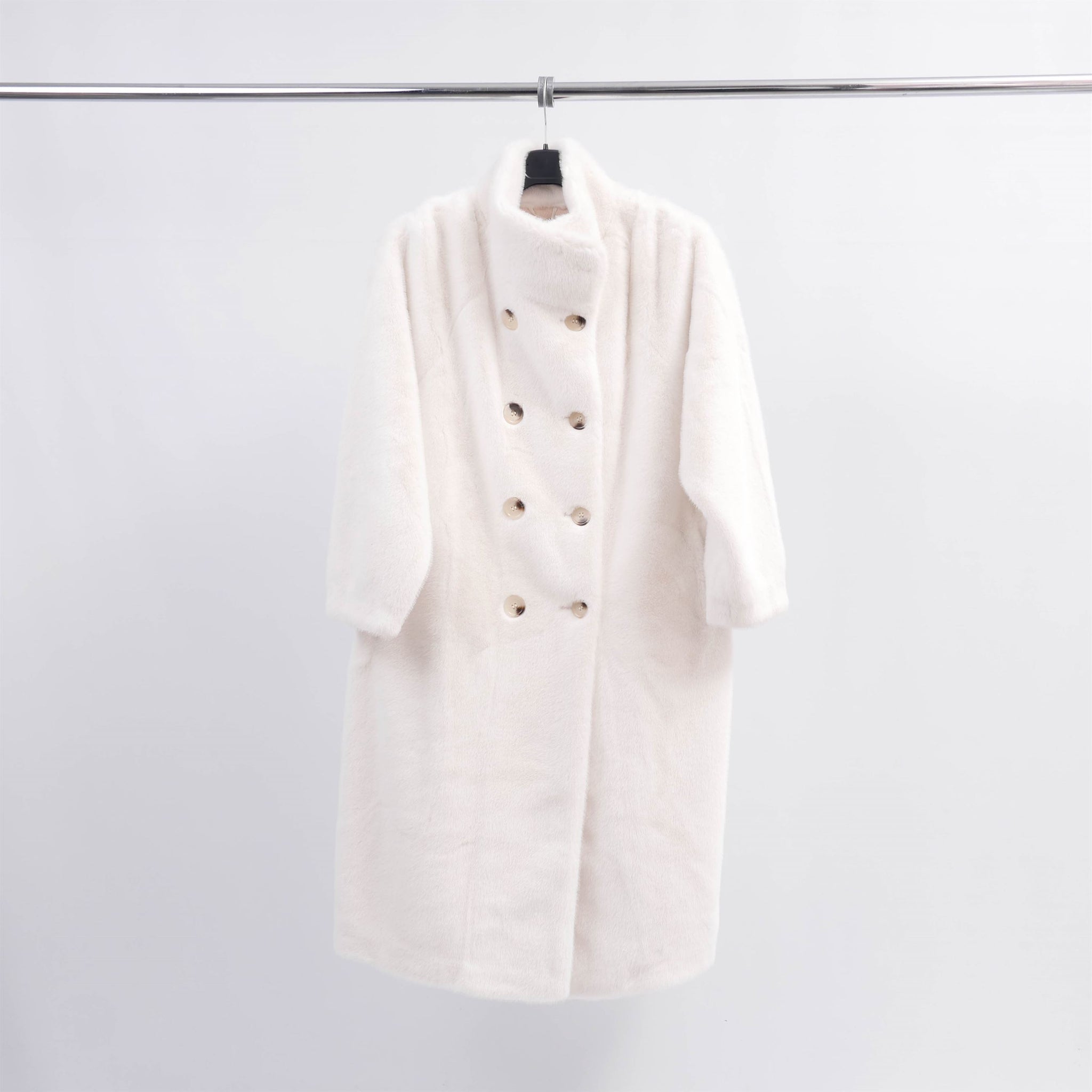 Manteau long croisé en fausse fourrure DSY2174