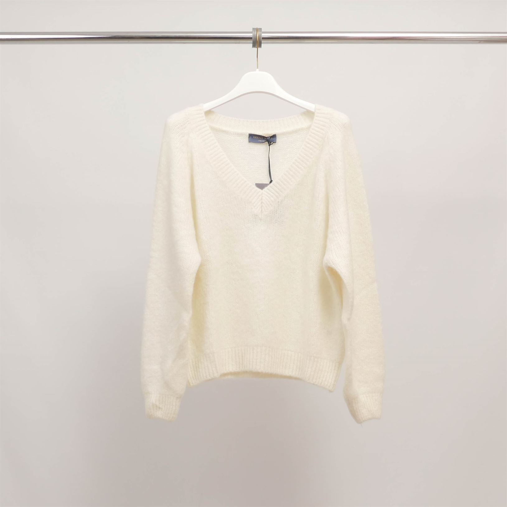 Pull col V en alpaga doux PJ8348A