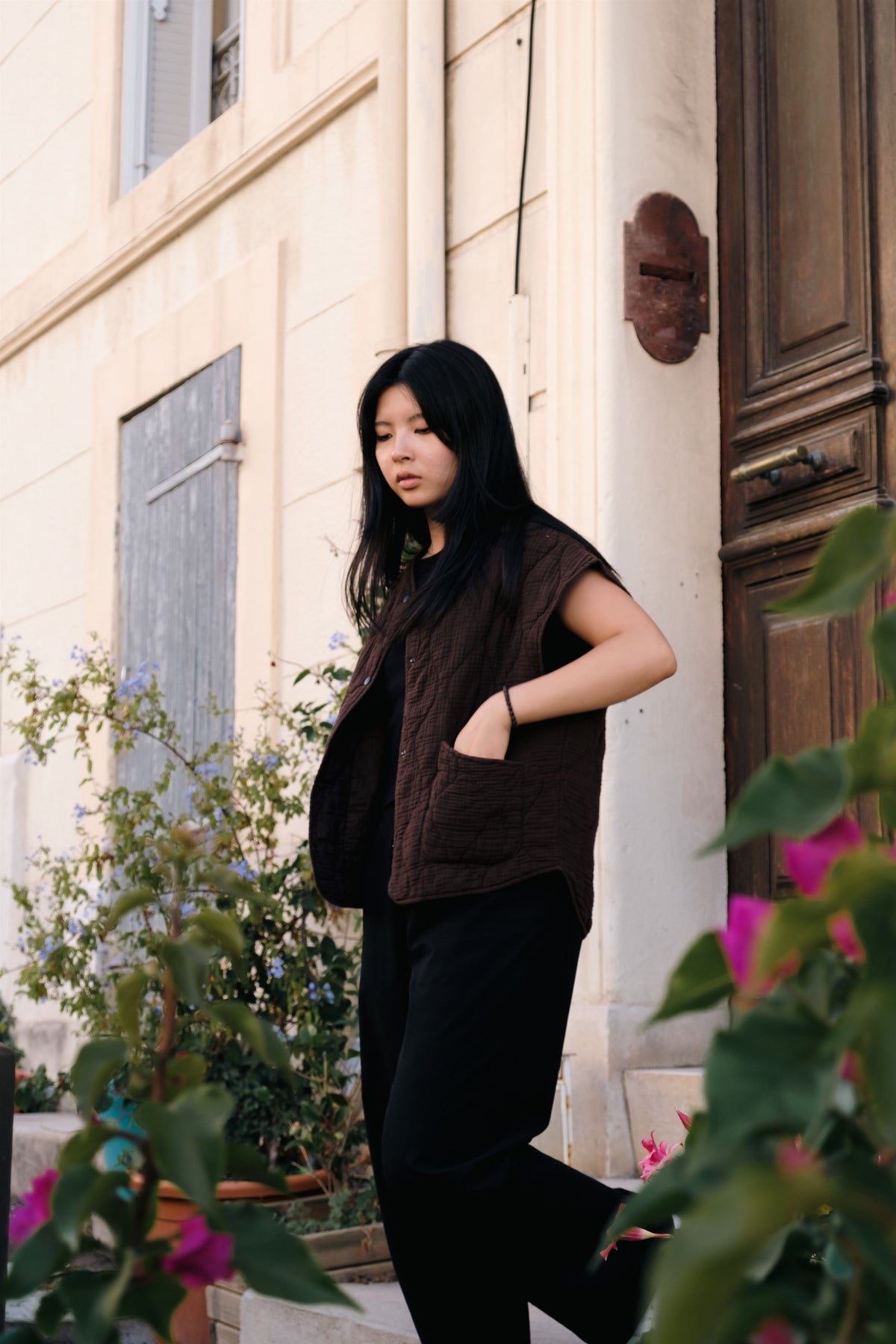 Kd8651 3 sleeveless quilted vest with round neck