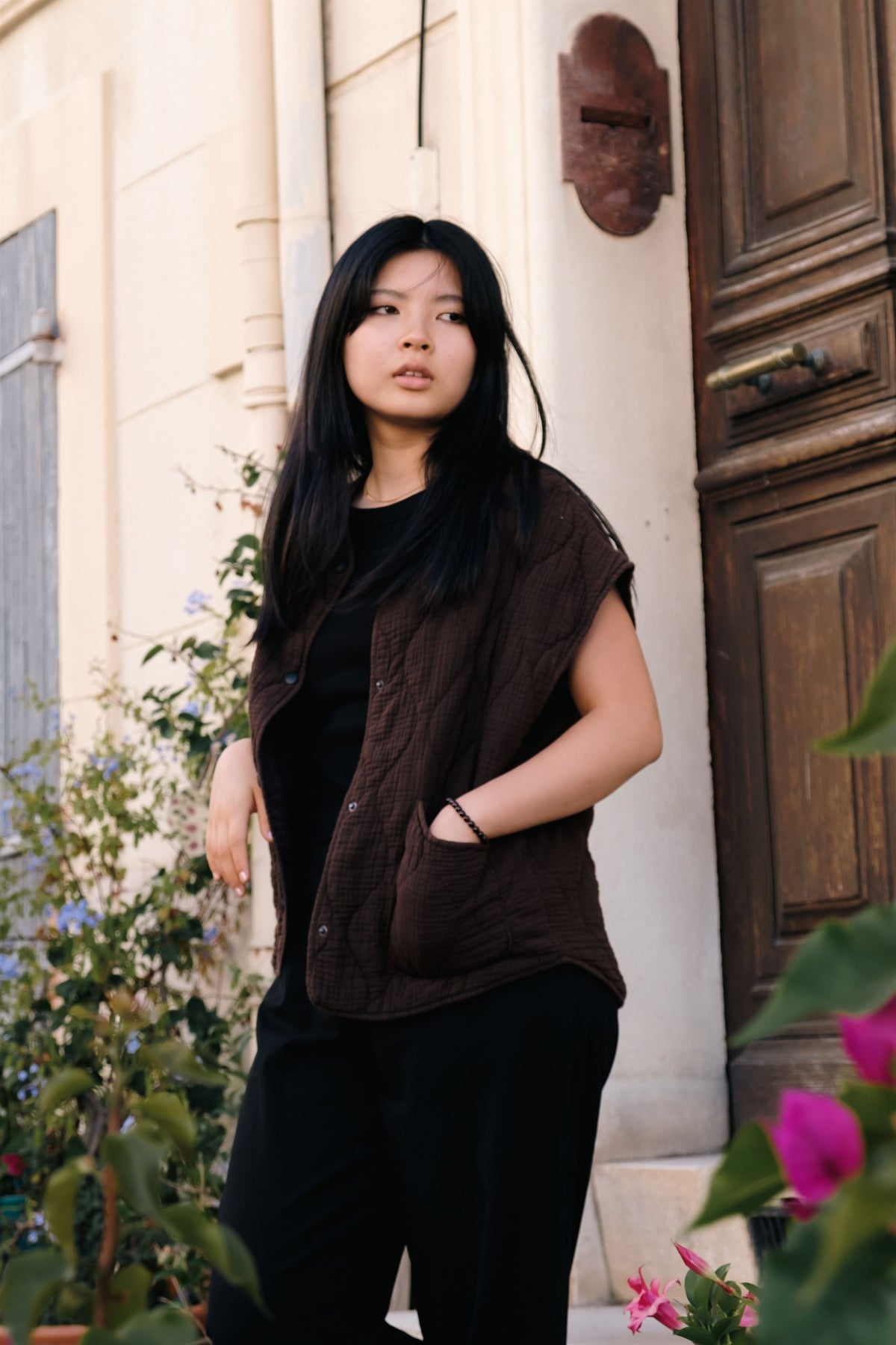 Kd8651 3 sleeveless quilted vest with round neck