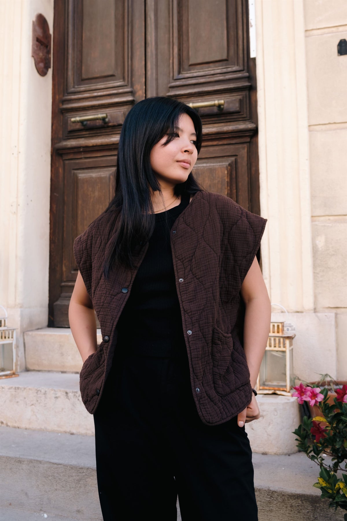 Kd8651 3 sleeveless quilted vest with round neck