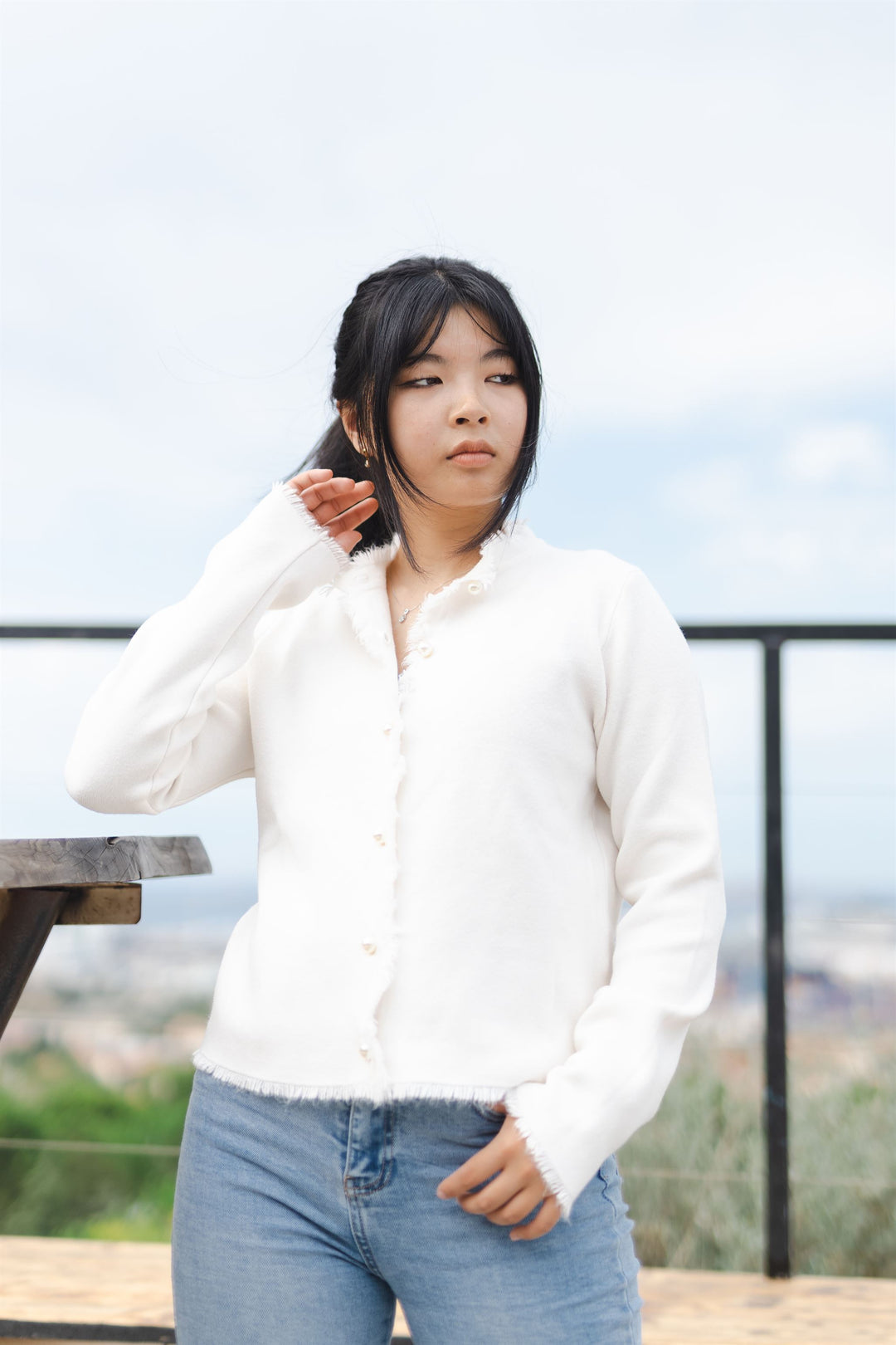 Round neck cardigan jacket with pearl buttons HY86060