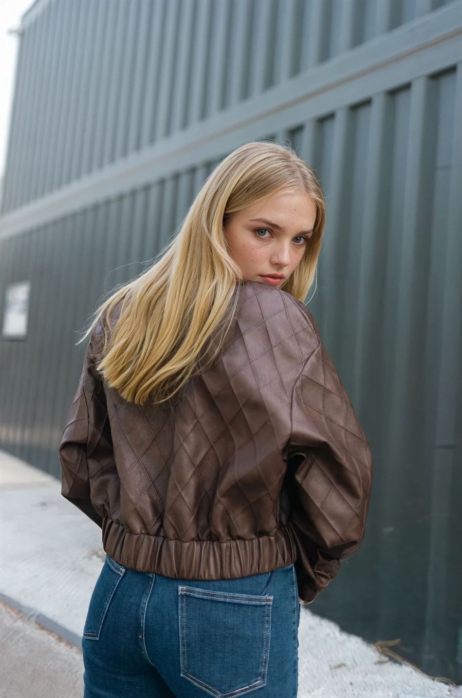 Veste matelassée en simili cuir chocolat MJ264035