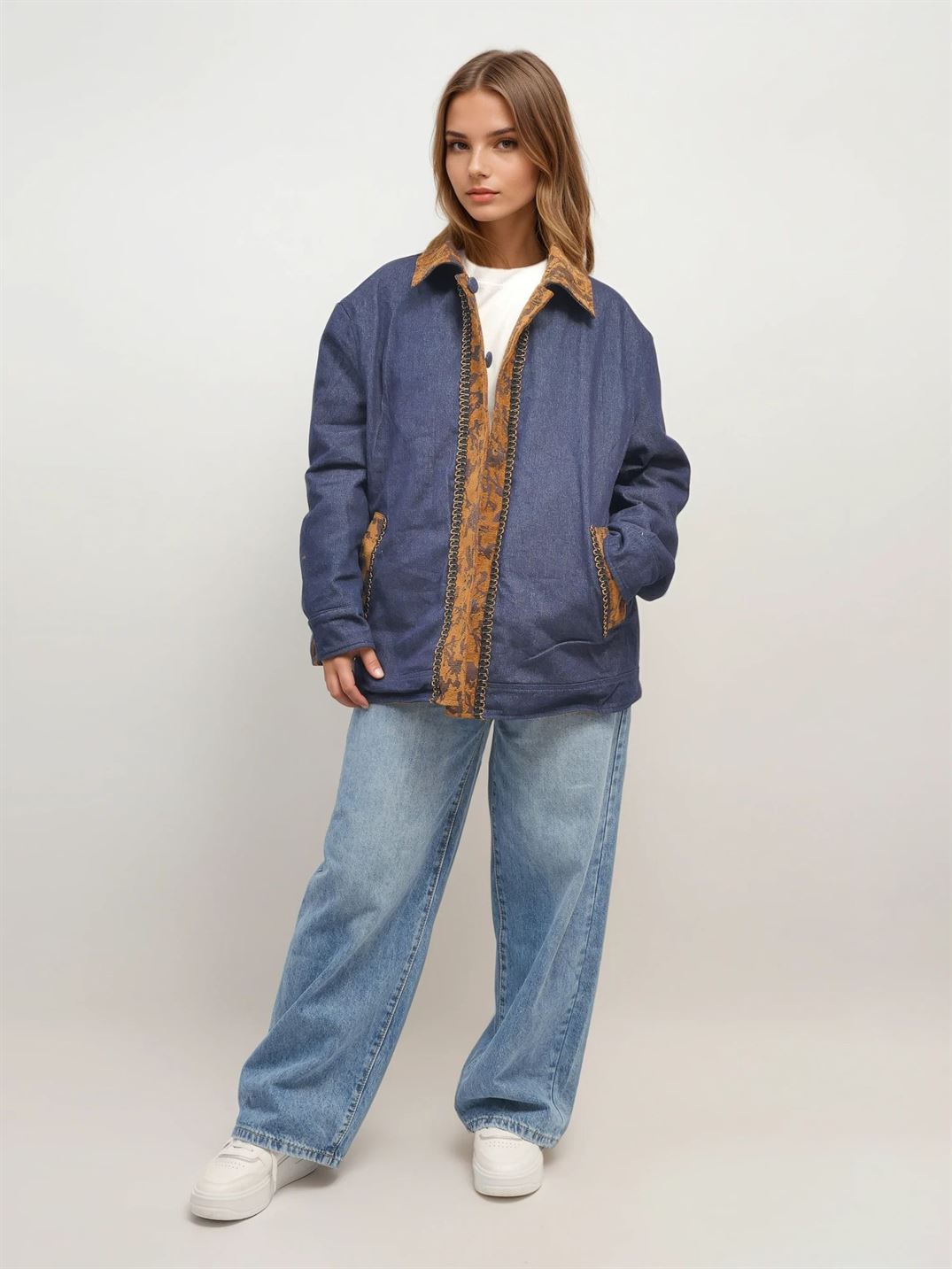 Reversible jacket with contrasting jacquard print collar MJ263668