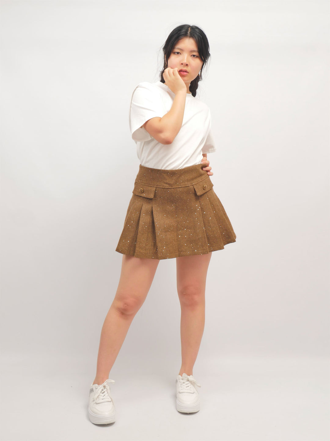 Jupe courte plissée en laine à détails cargo MJ264781