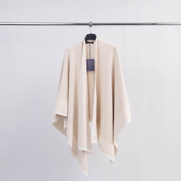 Cape en maille bicolore à bords contrastés – SVD6187