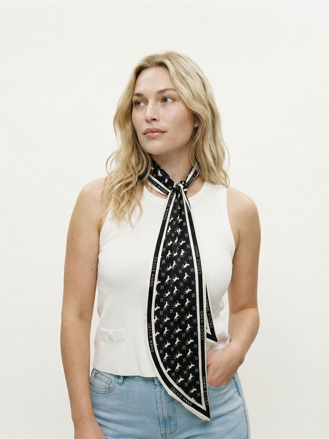 Foulard satiné imprimé graphique fluide KD9925VS-2