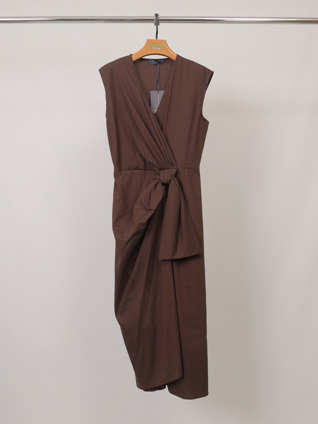 Robe sans manches structurée à taille nouée TDM28526