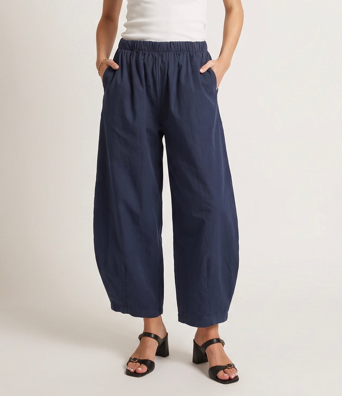 PANTALON LARGE  TAILLE ÉLASTIQUE FABRIQUÉ EN ITALIE T 76CM, H 90CM                 Pantalon large en coton – THS67625GA