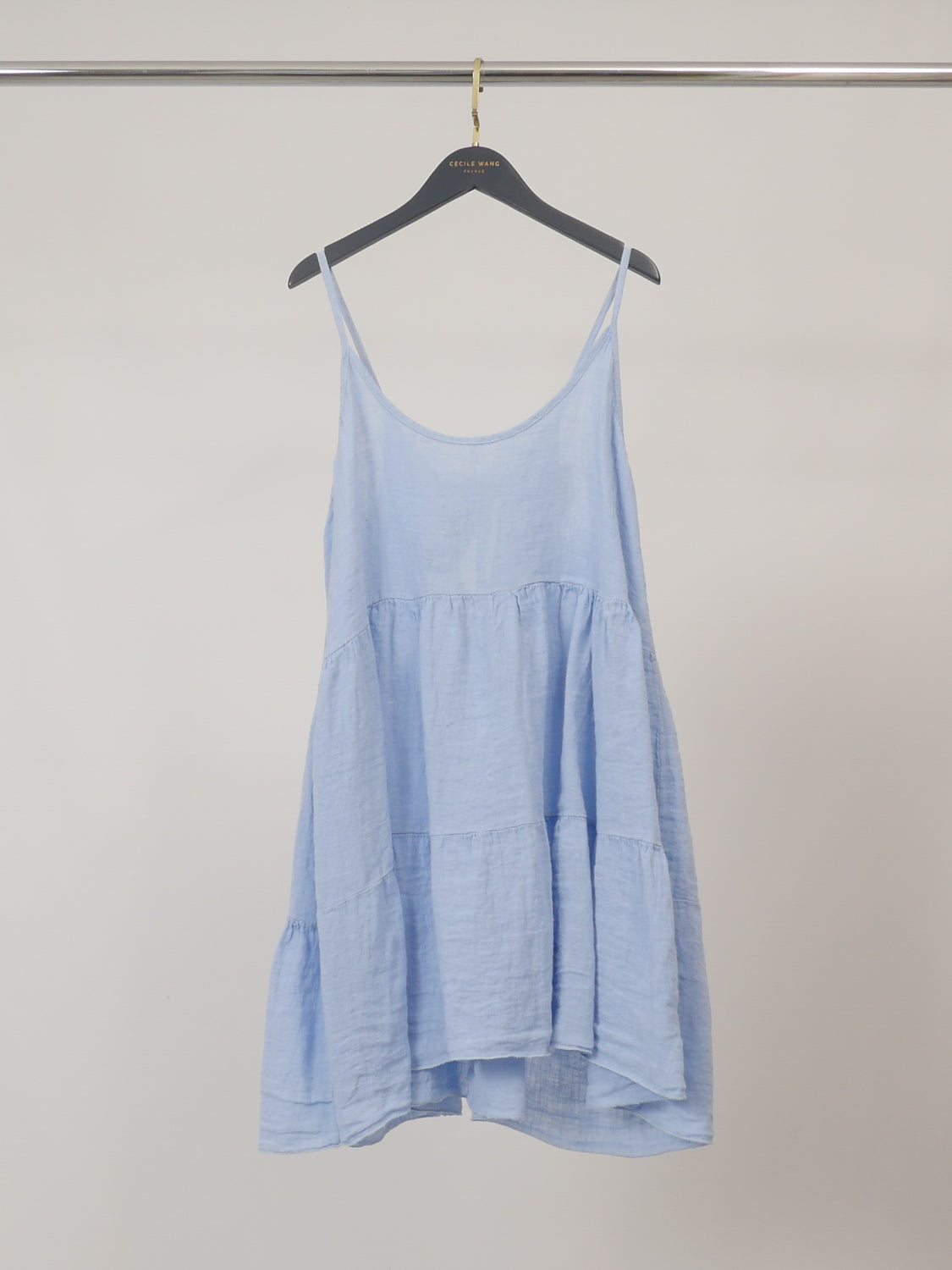 Robe courte en lin à bretelles tdm59525l
