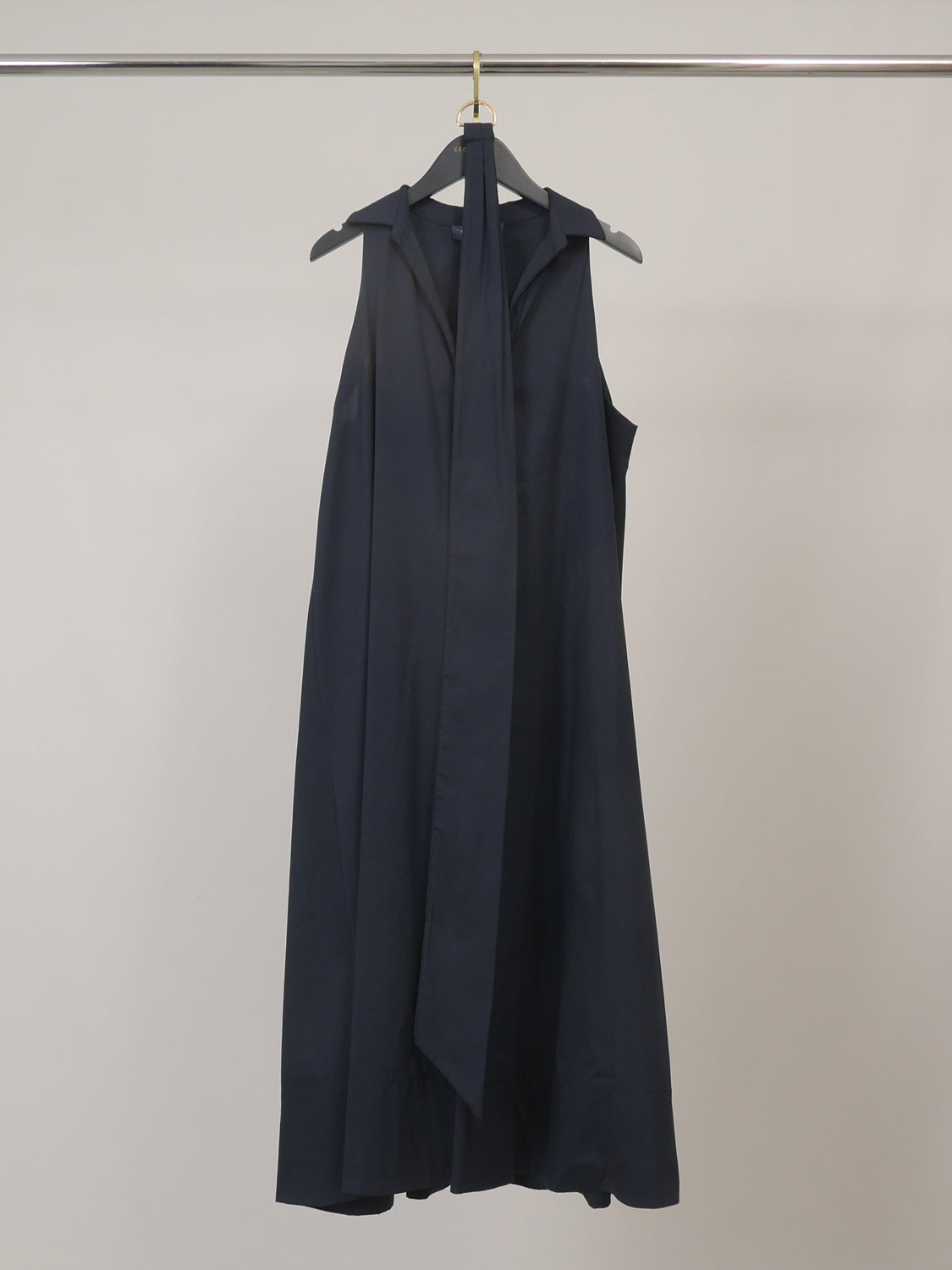 Robe chemise structurée avec ceinture à boucle tdm36826