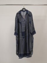 Robe chemise satinée à imprimé graphique KD9578VS-29