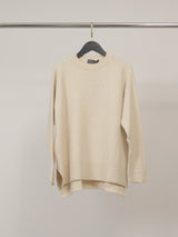 Pull ample à fentes latérales et finitions côtelées – DSY9738
