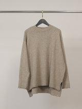 Pull ample à fentes latérales et finitions côtelées – DSY9738