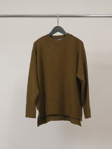 Pull ample à fentes latérales et finitions côtelées – DSY9738